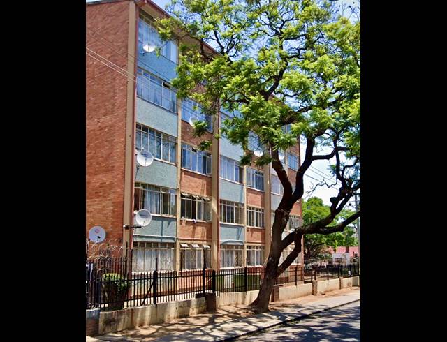 5 BEDROOM APARTMENT FOR SALE IN SUNNYSIDE